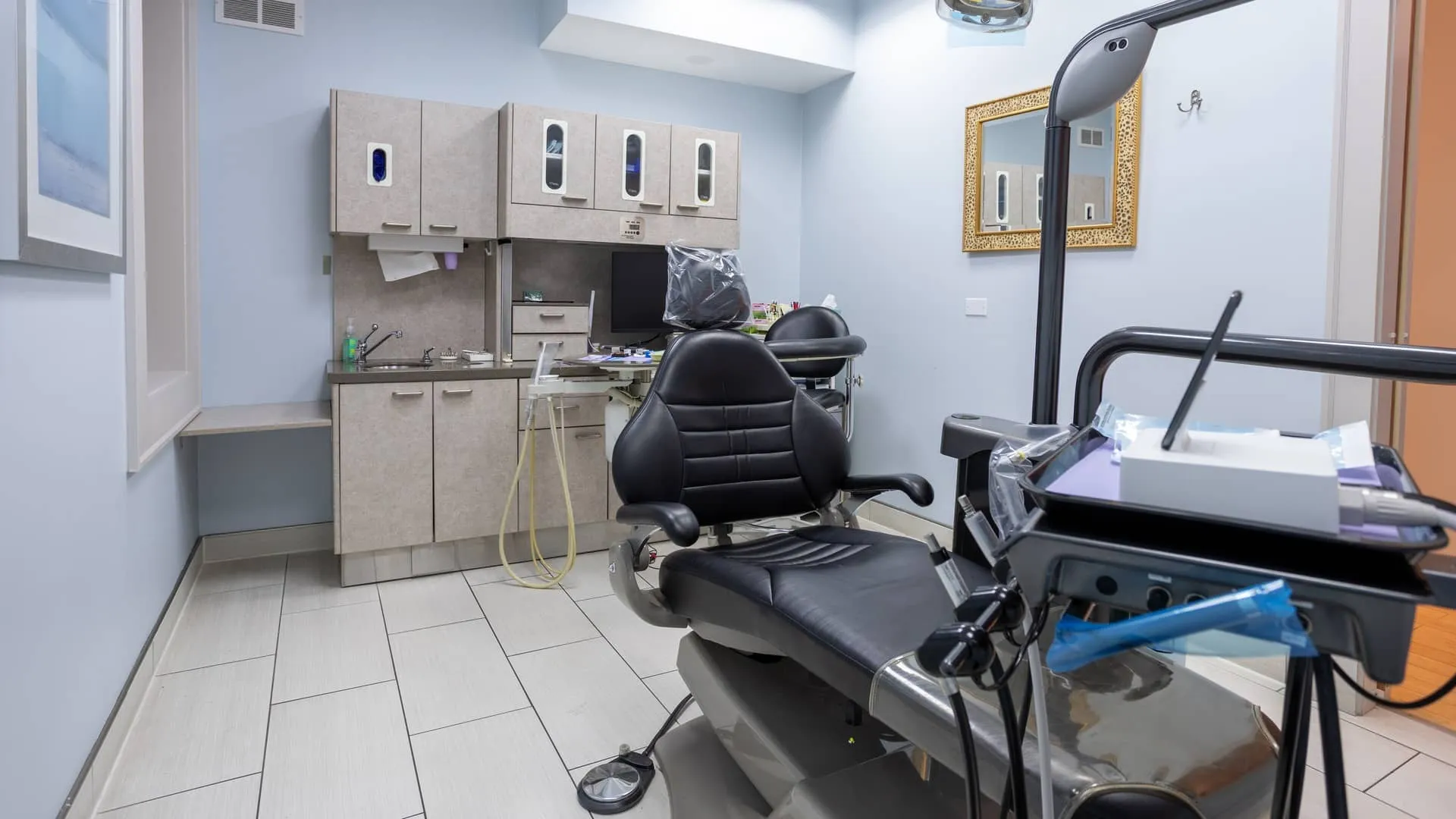 Treatment room at Big City Dental on Southport Avenue in Lakeview, Chicago